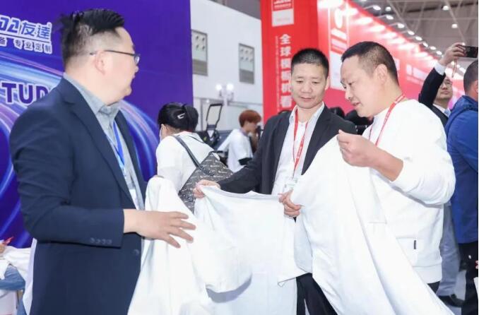 以拼抢实 保“双过半” | 半年准备展会活动12个，，，，，，会展集团提前交出“半年考”精彩答卷-下层动态-武汉城投集团 